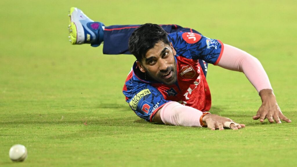 IPL 2026: How Costly Dropped Catches Are Defining the Season
