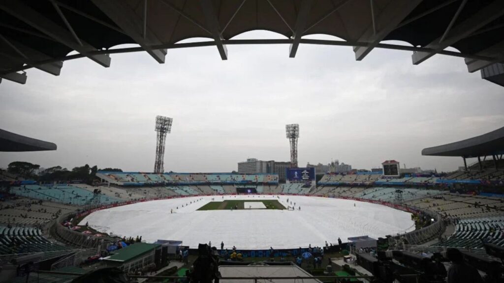 KKR vs GT IPL 2026: Eden Gardens Pitch Report & Weather Forecast