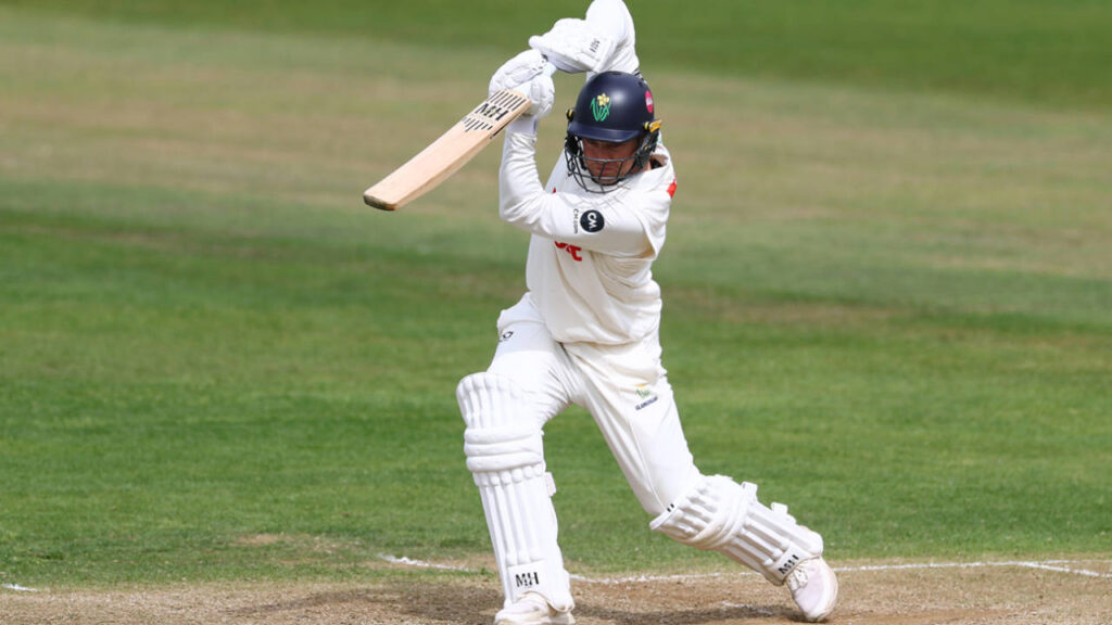 Ethan Bamber Shines as Glamorgan Dominate Warwickshire in County Championship