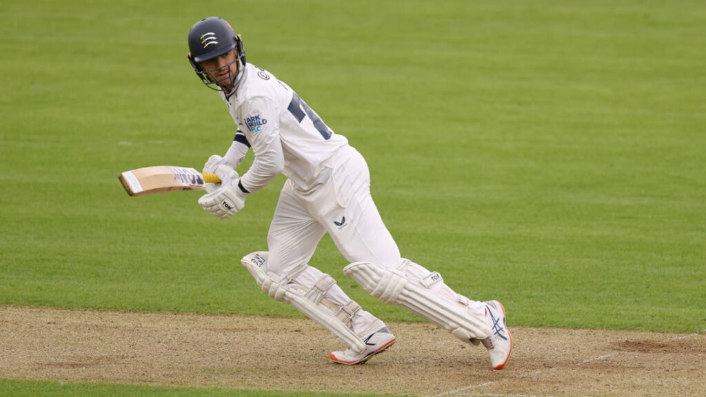 Du Plooy and Falconer Stand Firm as Derbyshire Eye Rare Lord’s Win