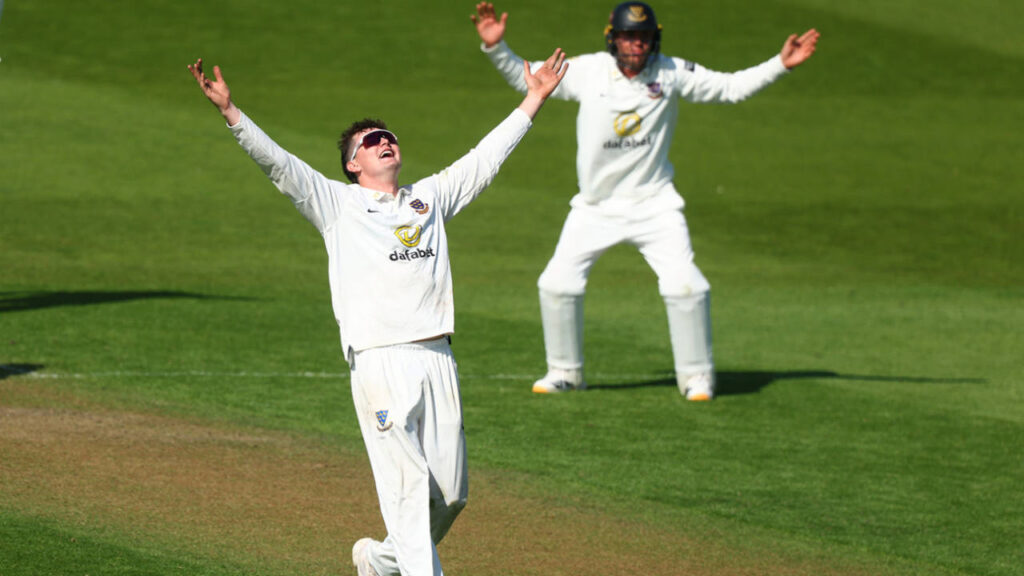 Sussex vs Leicestershire: Carson and Robinson Shine Despite Fielding Woes