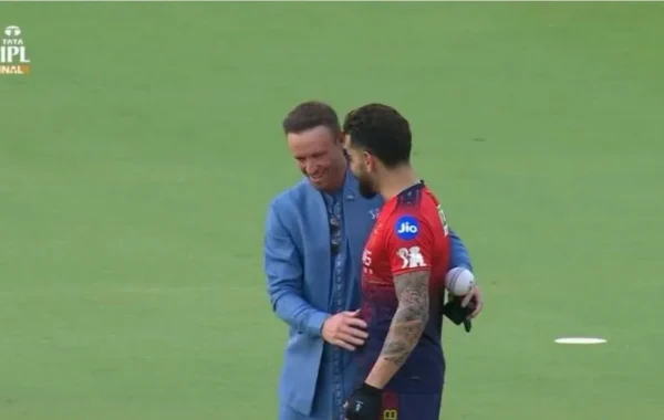 watch virat kohli and ab de villiers share special reunion in ahmedabad ahead of ipl 2026 final