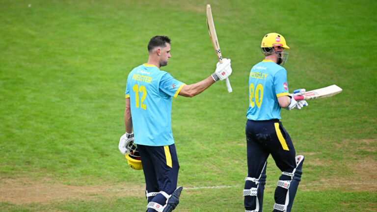 Webster's maiden T20 ton ends Warwickshire's winless Blast run 6 418005.6