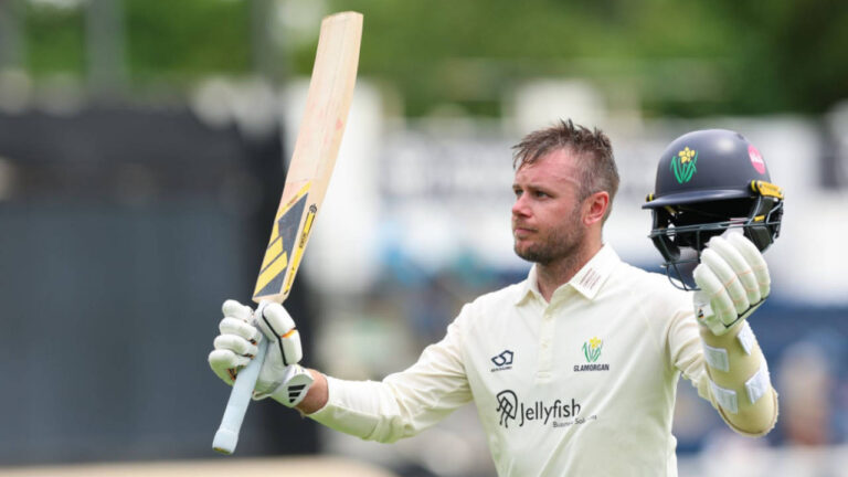 Crane century, Norton five-for, leave Surrey in tatters at Cardiff 3 418699.6